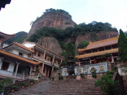 韶关十大著名寺庙排行榜(韶关香火最旺的十大寺庙)插图2