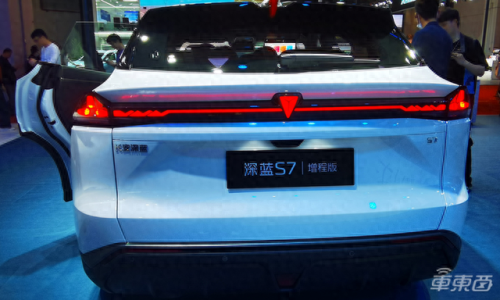 十大新能源跑车品牌排行榜(最贵的跑车十大排名)插图23