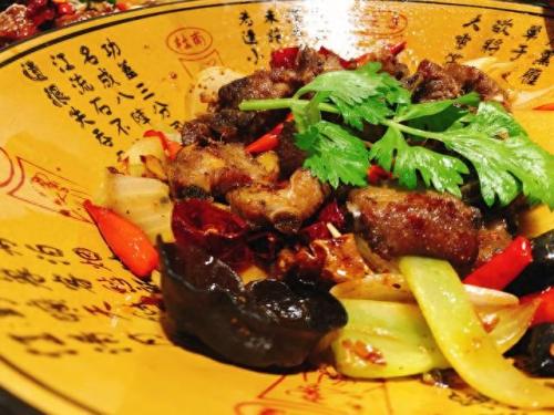 昆明全牛肉汤锅排名前十(牛肉汤锅哪里最好吃)插图4
