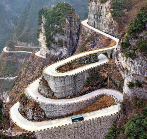 世界上最危险公路排名前十(危险公路纪录片第一季)插图7