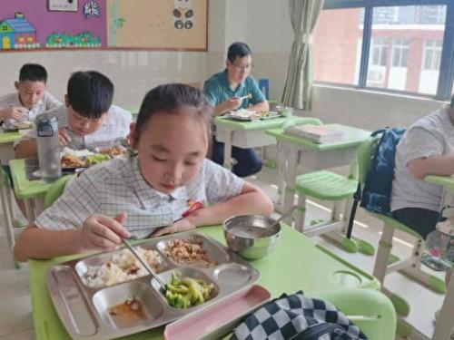 郑州市小学午餐排名前十(郑州市创新大道小学中午有午餐吗)插图13