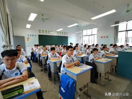 嘉善中专校草校花排名前十(嘉善一中 校花)插图3