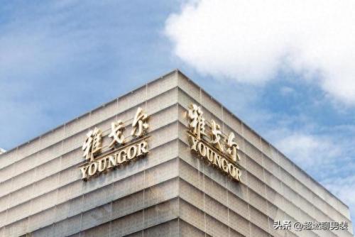 花国内男装十大品牌排行榜(男士30到35岁十大男装品牌)插图1