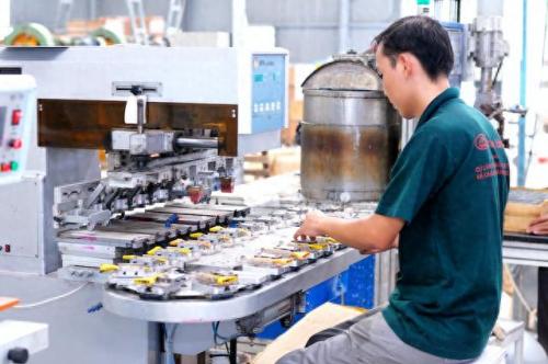 广东省企业收入排名前十(广东企业年收入排名)插图1