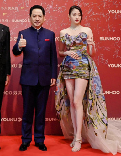 十大惊人女星图片排行榜(欧美亚裔十大女星)插图2