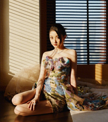 十大惊人女星图片排行榜(欧美亚裔十大女星)插图4