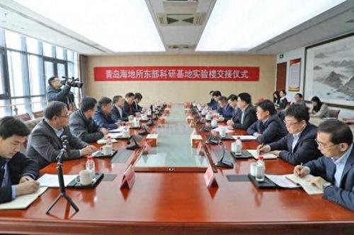 研究所钥匙(孤岛求生研究所入口钥匙怎么找)插图1