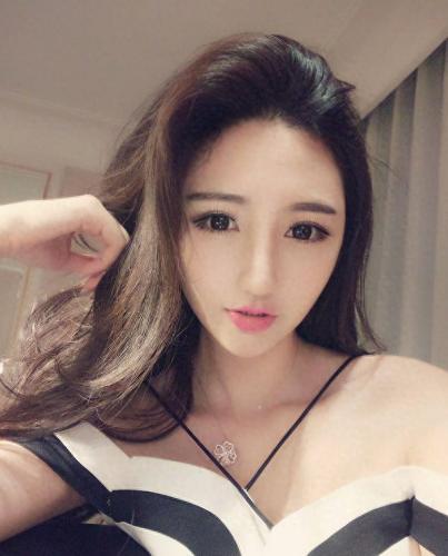 乳神苏梓玲(苏梓玲十大惊艳的照片)插图1