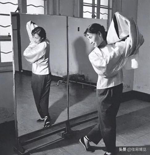 红线女简介(红线女什么意思)插图4