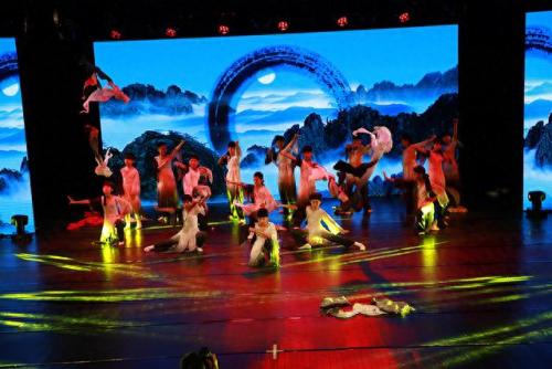 锐舞天鹅湖(天鹅湖畔广场舞背面)插图27
