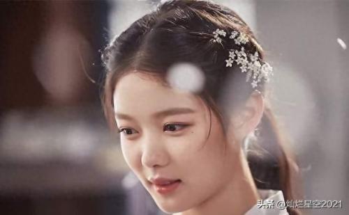 韩国最火的女艺人排名前十(韩国女idol)插图5
