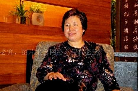 成龙洗发水广告(佳能成龙广告)插图2