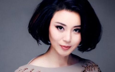 美女主播李泳(广东卫视女主持人李泳个人资料)
