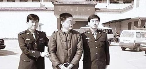 青岛聂磊黑社会纪实(青岛聂磊葬礼现场)插图2
