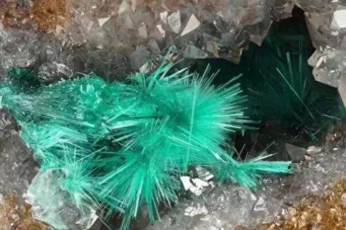 石头硬度排名前十(莫氏硬度超过9不透光是啥石头)插图24
