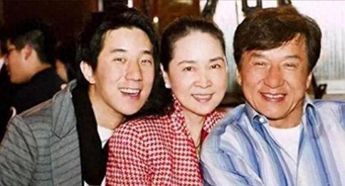 成龙父亲(成龙总资产多少亿)插图4
