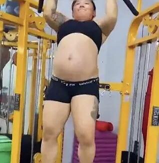 孕妇挺着大肚子还想做(孕妇挺着大肚子被别人打了)插图1
