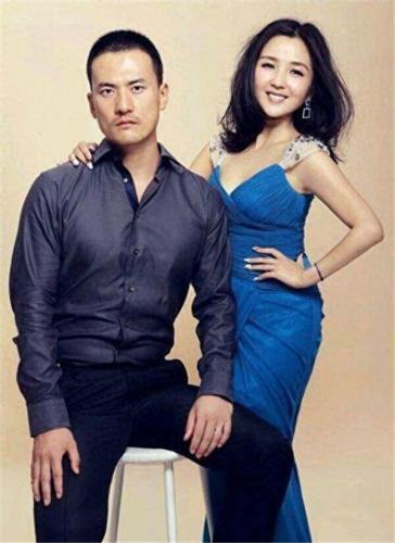何洁释小龙结婚了吗(何洁离婚了几次)插图14