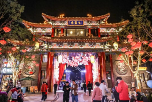 开封夜游排名前十(开封晚上必去的三个景点)插图6