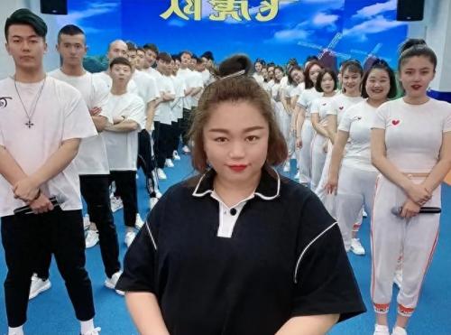 小黄飞斯卡拉(小黄飞斯卡拉高清全集)插图7