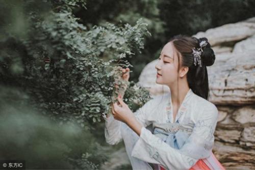 笑脸相迎两面三刀的人(两面三刀指哪一生肖)插图