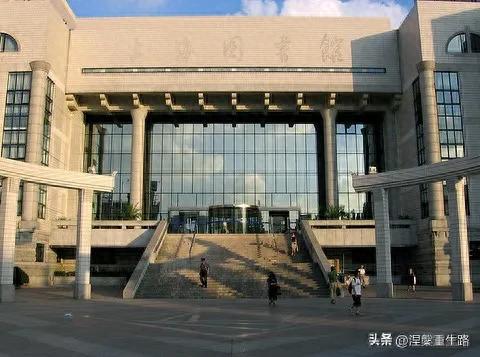 城市公共图书馆排名前十(杭州公共图书馆还书点)插图1