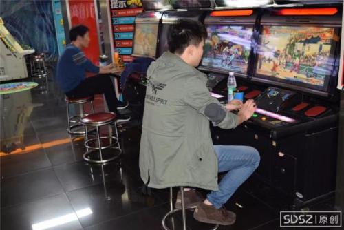 异形大战铁血战士(异形大战铁血战士1)插图5
