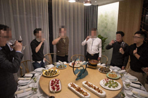 餐桌上的游戏(饭局小游戏活跃气氛)插图3
