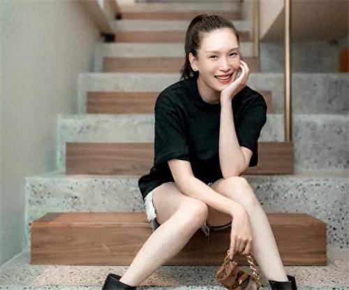 谢晖 佟晨洁(佟晨洁魏巍现状)插图1