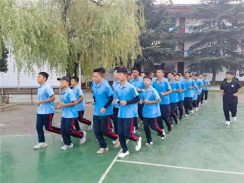 戒网瘾中心排名前十(武汉青少年网瘾戒除中心)插图
