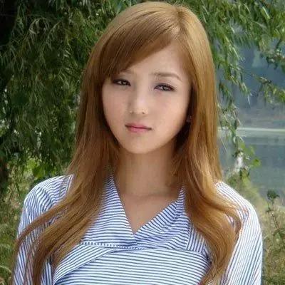 何洁释小龙结婚了吗(何洁离婚了几次)插图4
