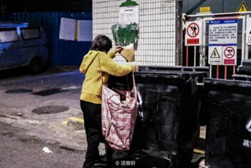 工人照片(工人照片真实照片)插图1