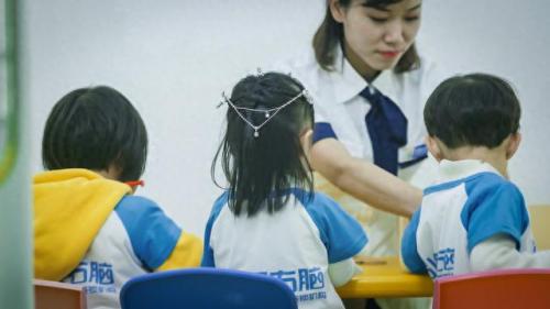 适合小学生玩的游戏(小学生课间游戏)插图2