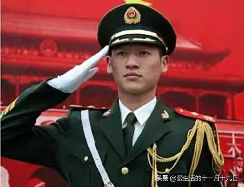 三军仪仗队护旗手(仪仗兵一般几年退伍)插图2