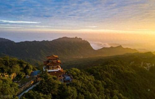 中国排名前十跨(中国最好玩的地方排名前十)插图