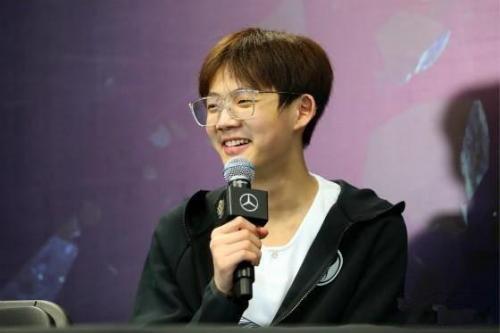 lol潘森出装s11(lol11.8版本辅助潘森出装)插图