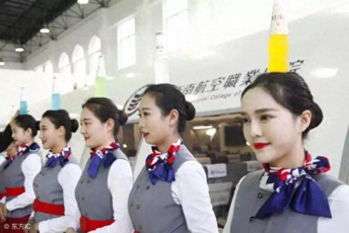 法国空姐(电影法国空姐完整版)插图2