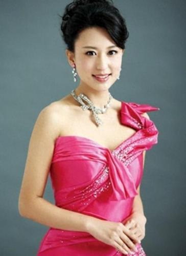 张蕾婚礼(张蕾一家三口照)插图