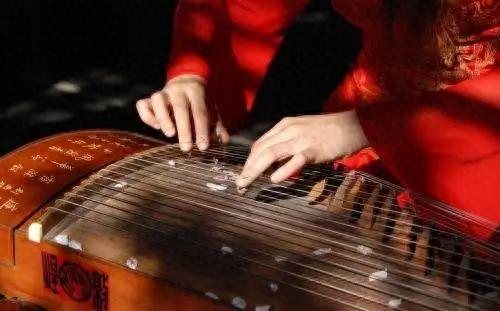 古筝名曲欣赏100首(古筝十大名曲欣赏)插图1