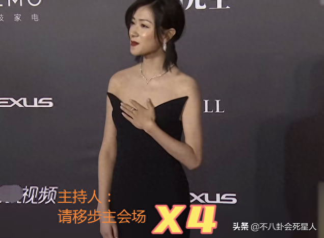 美女裙底风光图片(男子蹲下偷拍女子裙底)插图28