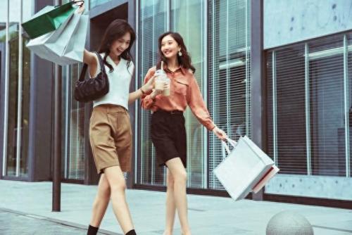 玩女人游戏(被游戏困住的女人)插图