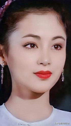 电眼女生(新疆电眼女孩)插图1