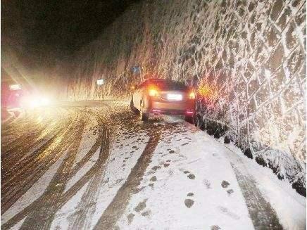 冰雪路面驾驶技巧(雪天行车技巧)插图3