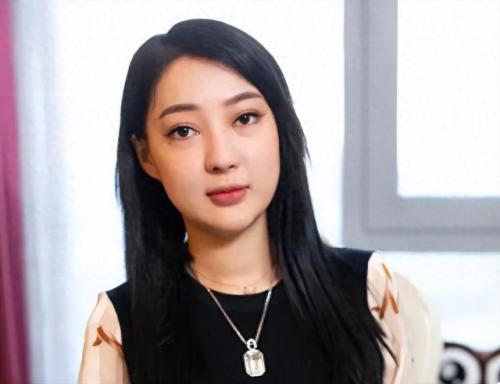郭美美是唱歌的那个吗(郭美美和唱歌的郭美美)插图1