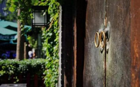 排名前十的笑话(100个笑断气故事)