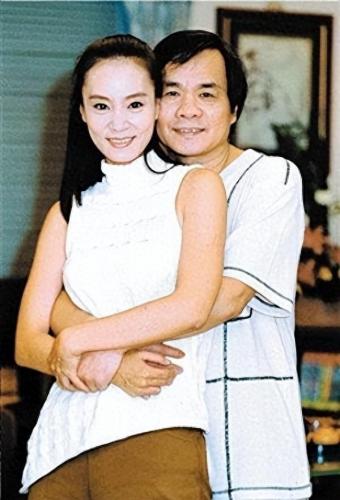 狂操大奶妹(美国美女与野兽动作片)插图9