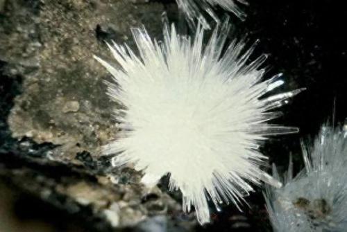 石头硬度排名前十(莫氏硬度超过9不透光是啥石头)插图25