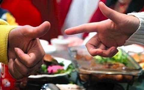 餐桌上的游戏(饭局小游戏活跃气氛)