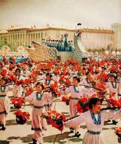 人民大会堂演出(93年义演人民大会堂)插图8