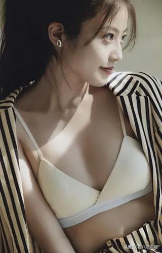 美女美丽排名前十(美女 颜值 排行榜)插图19